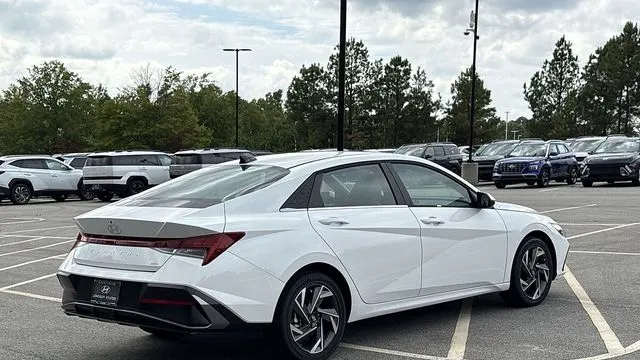 2025 Hyundai ELANTRA Hybrid Limited
