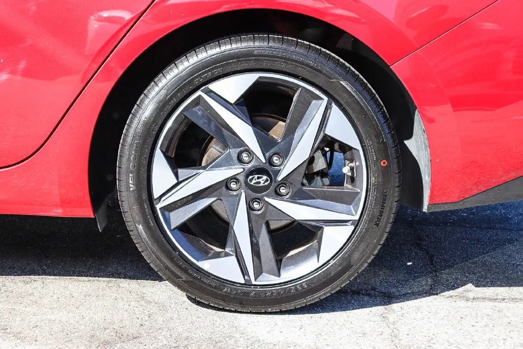 2022 Hyundai Elantra - $15,495