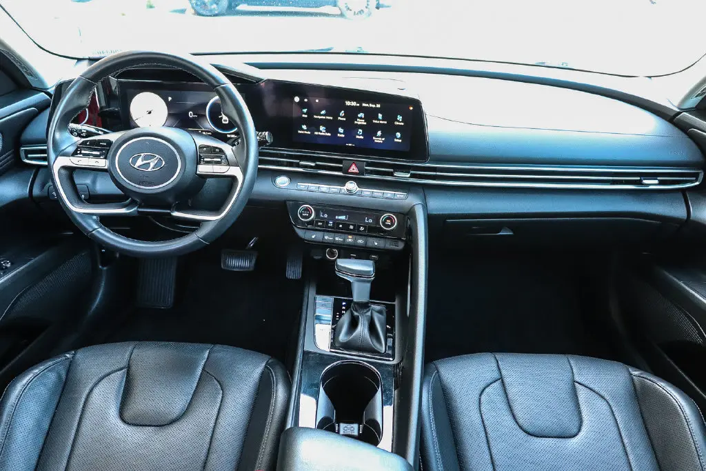 2022 Hyundai Elantra - $15,495