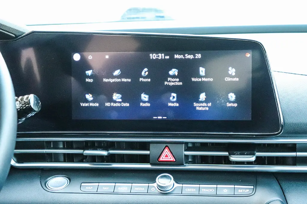 2022 Hyundai Elantra - $15,495