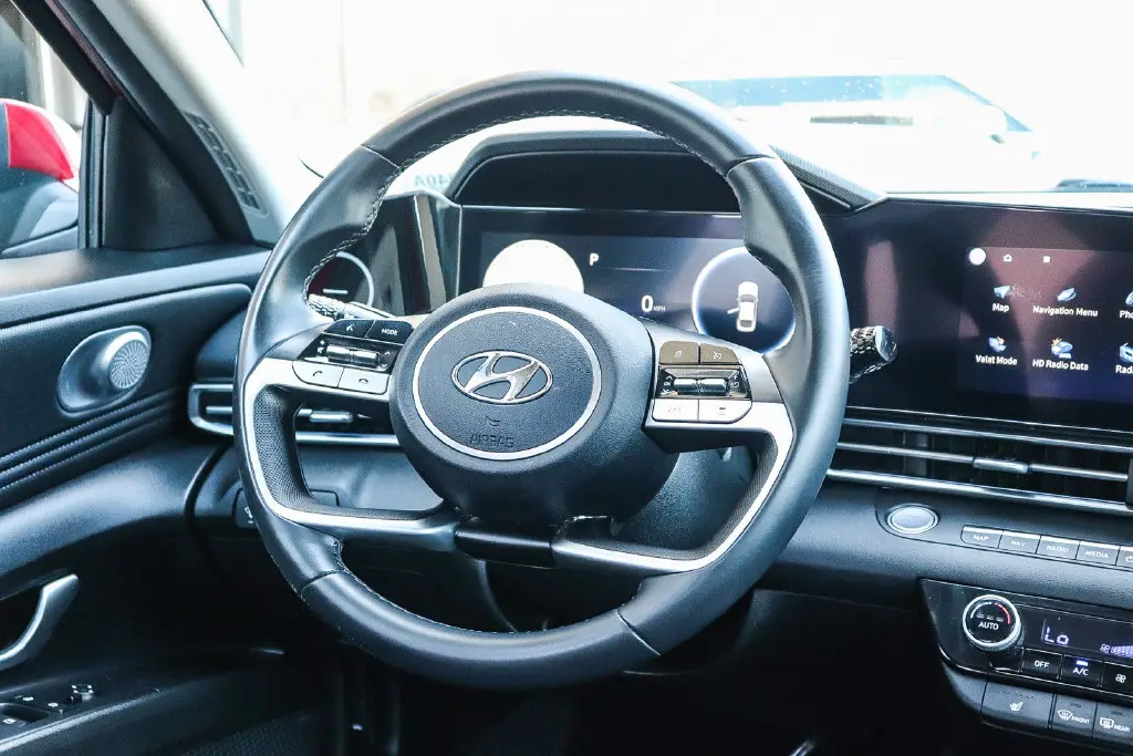 2022 Hyundai Elantra - $15,495