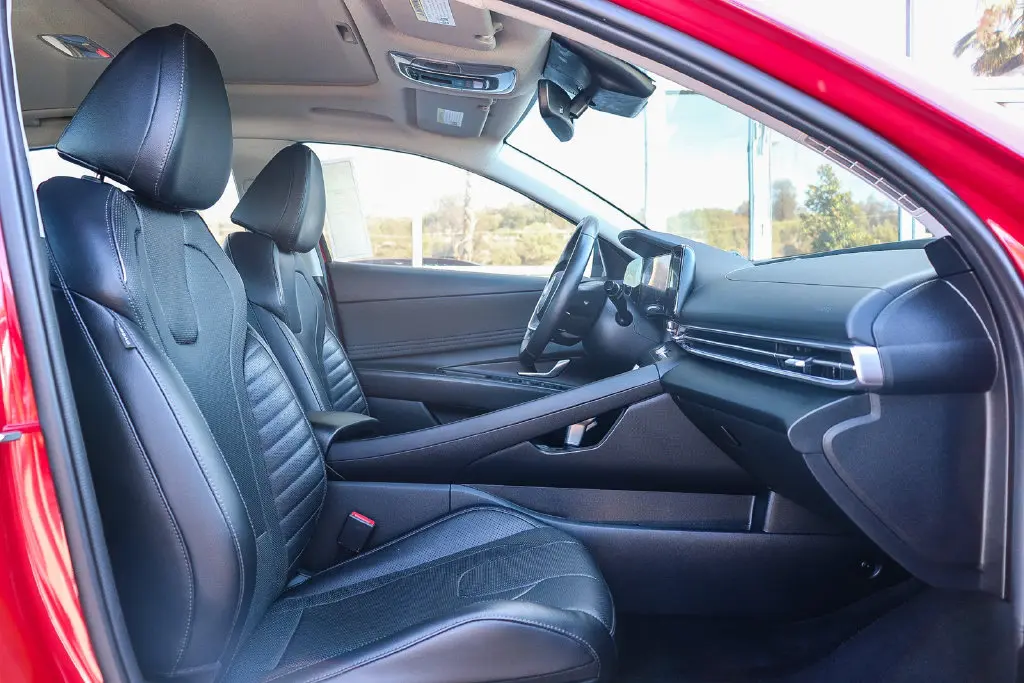 2022 Hyundai Elantra - $15,495