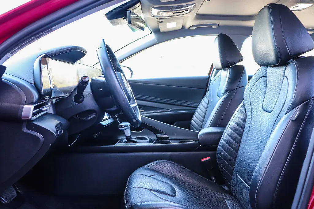2022 Hyundai Elantra - $15,495
