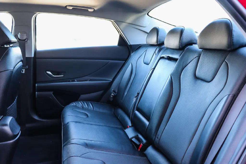 2022 Hyundai Elantra - $15,495