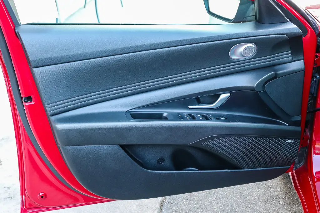 2022 Hyundai Elantra - $15,495