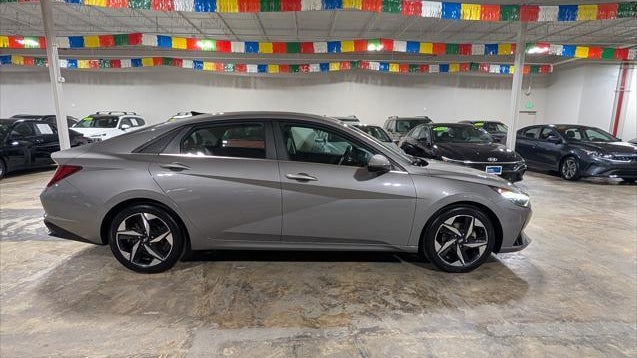 2021 Hyundai ELANTRA Limited