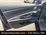 2023 Elantra Thumbnail 15