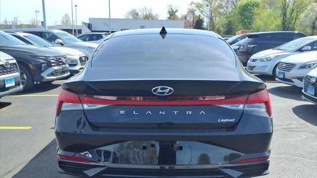 2023 Hyundai ELANTRA Limited
