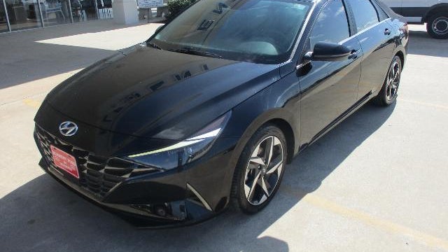 2022 Hyundai ELANTRA Limited