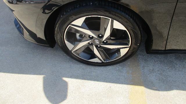 2022 Hyundai ELANTRA Limited