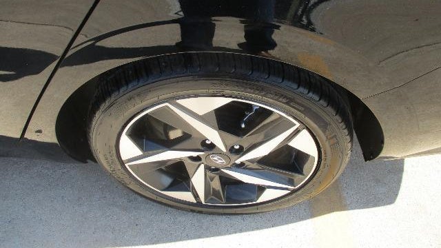2022 Hyundai ELANTRA Limited