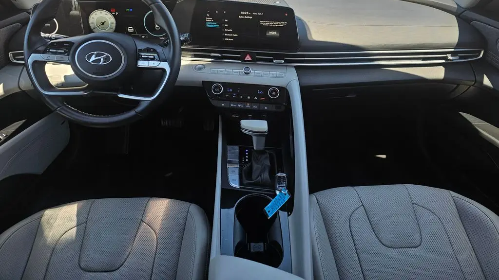 2021 Hyundai ELANTRA Limited