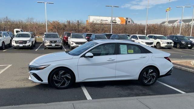 2024 Hyundai ELANTRA Limited