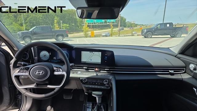 2025 Hyundai ELANTRA Limited