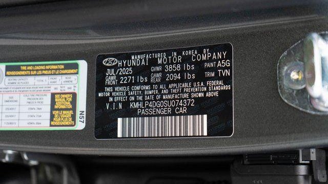 2025 Hyundai ELANTRA Limited