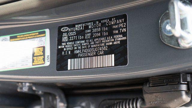 2025 Hyundai ELANTRA Limited