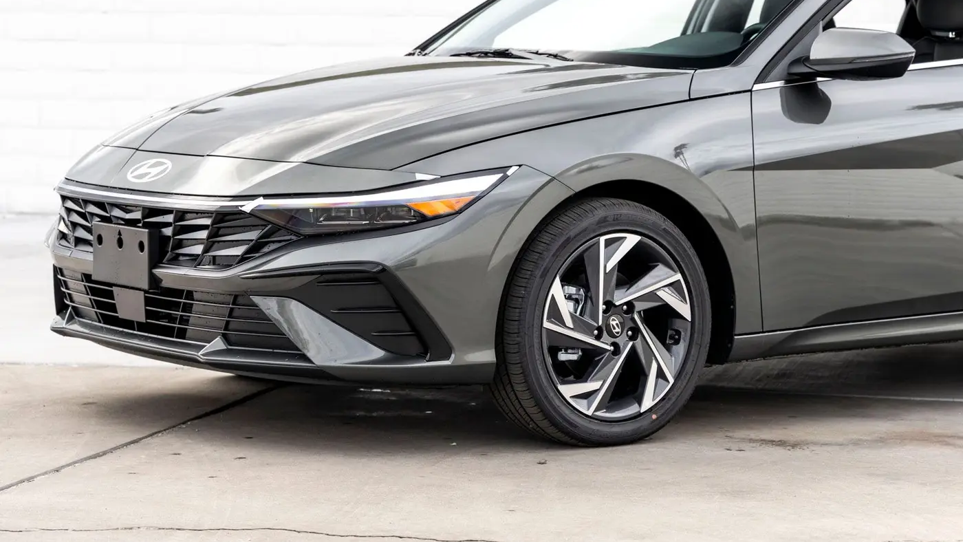 2026 Hyundai ELANTRA Limited