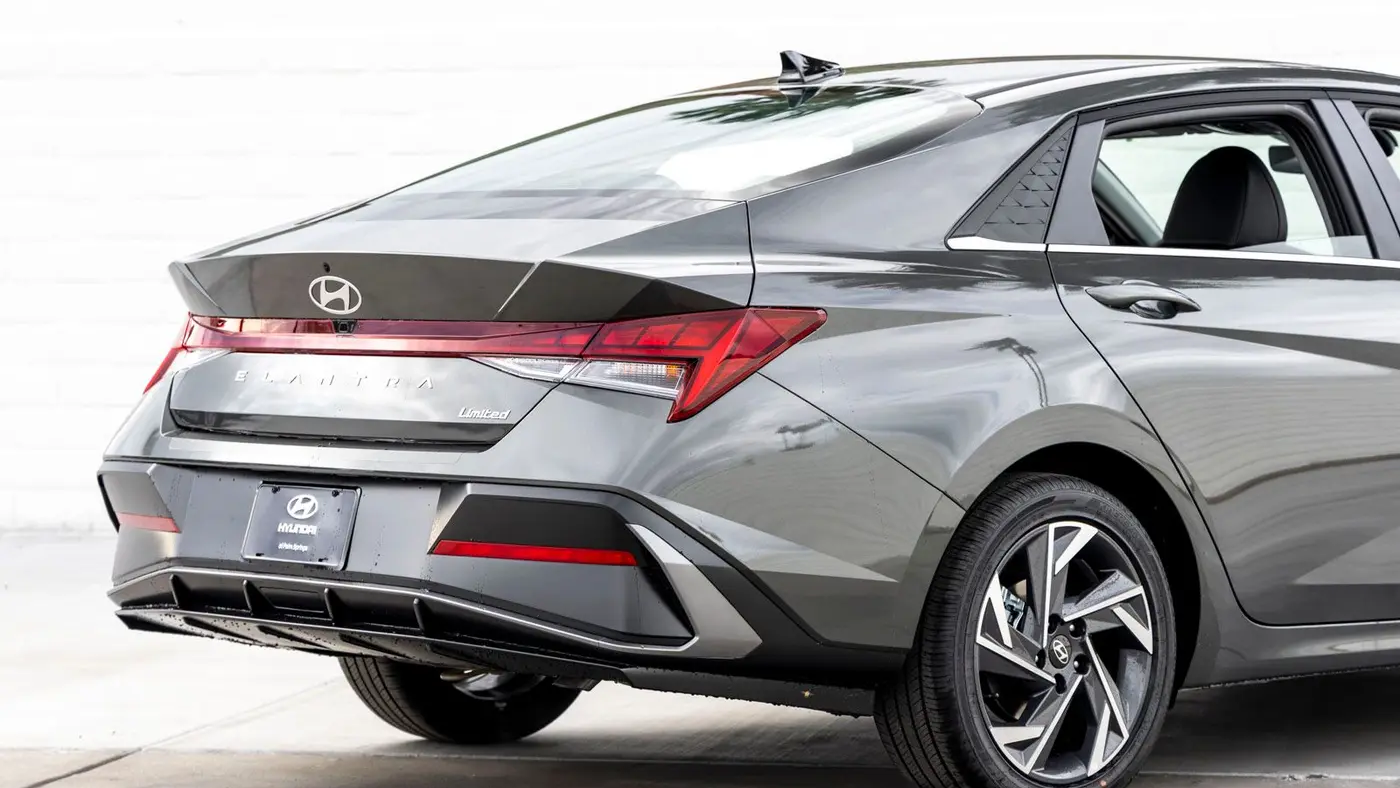 2026 Hyundai ELANTRA Limited