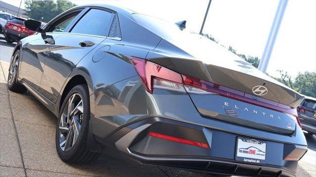 2026 Hyundai ELANTRA Limited