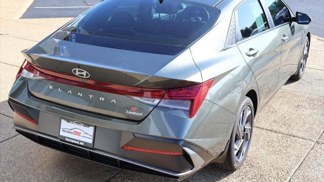 2026 Hyundai ELANTRA Limited