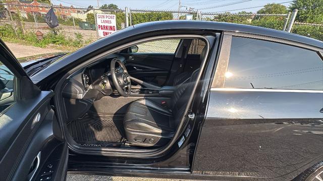2024 Hyundai ELANTRA Limited