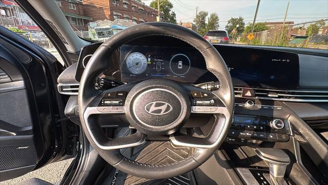 2024 Hyundai ELANTRA Limited