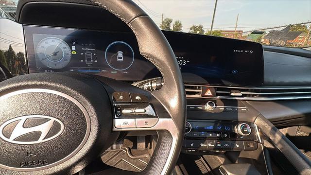 2024 Hyundai ELANTRA Limited