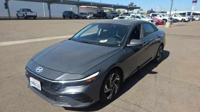 2024 Hyundai ELANTRA Limited