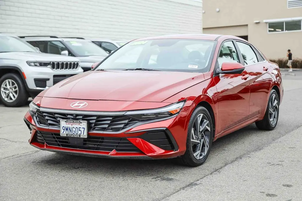 2024 Hyundai Elantra - $18,498