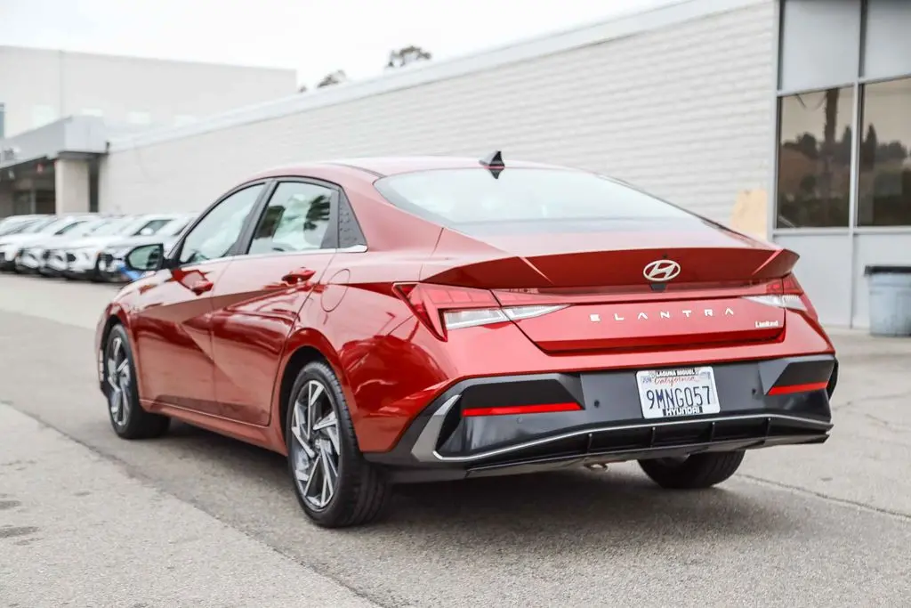 2024 Hyundai Elantra - $18,498