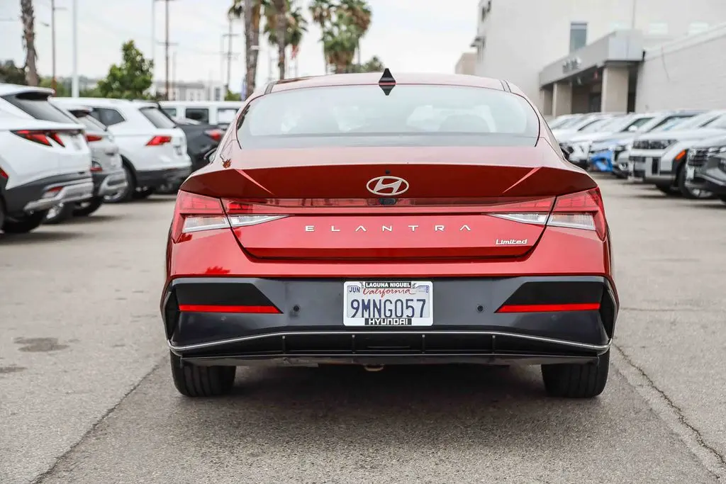 2024 Hyundai Elantra - $18,498