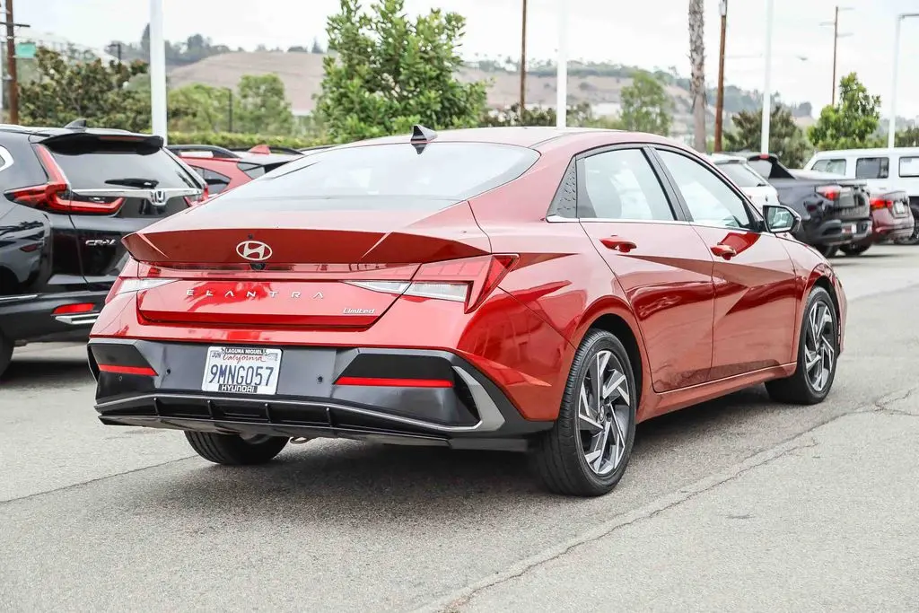 2024 Hyundai Elantra - $18,498
