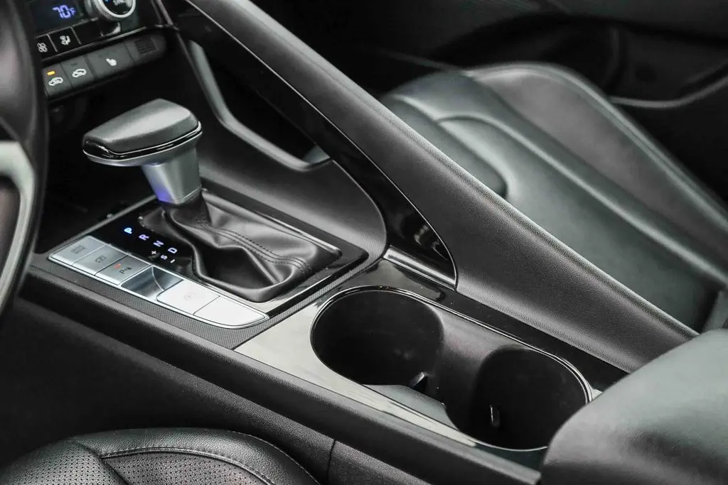 2024 Hyundai Elantra - $18,498