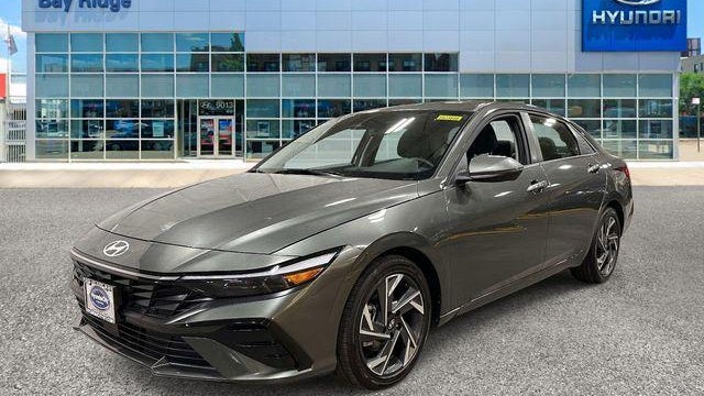 2025 Hyundai ELANTRA Limited