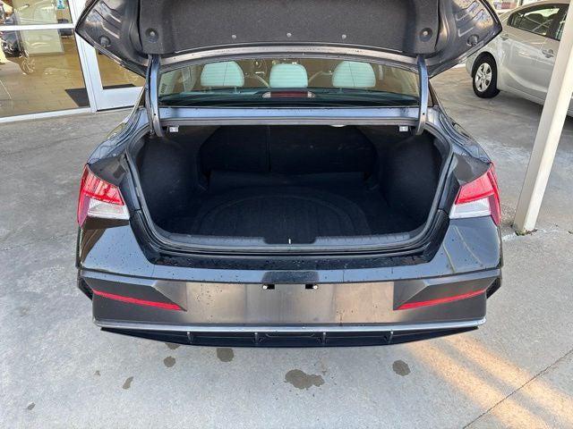 2025 Hyundai Elantra - $22,593