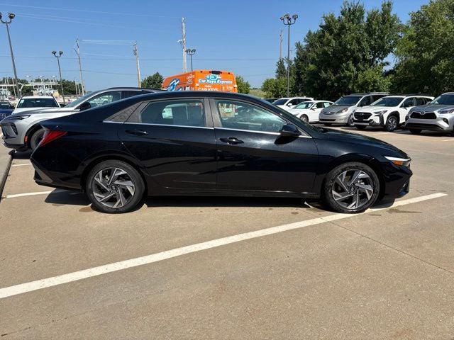 2025 Hyundai Elantra - $22,593
