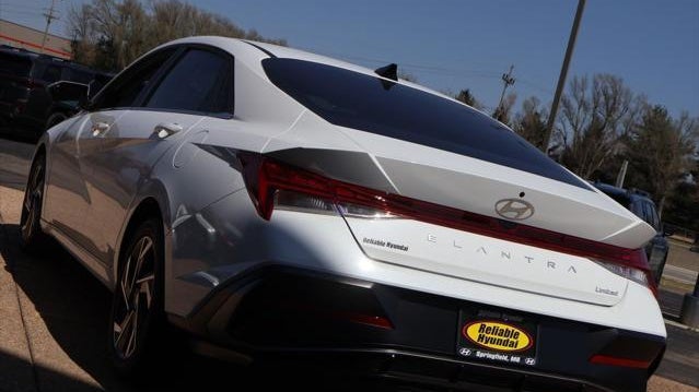 2026 Hyundai ELANTRA Limited