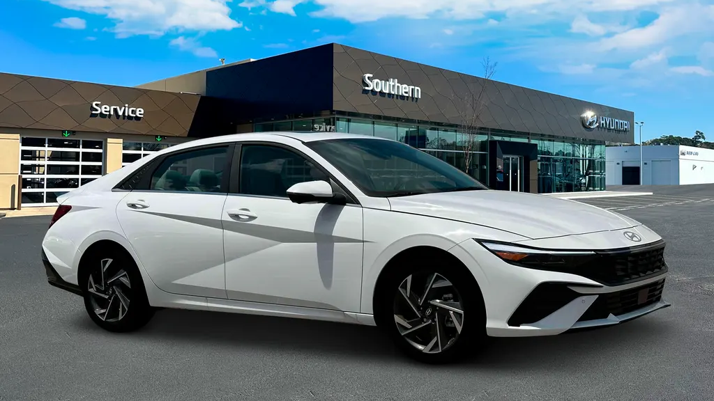 2025 Hyundai ELANTRA Limited