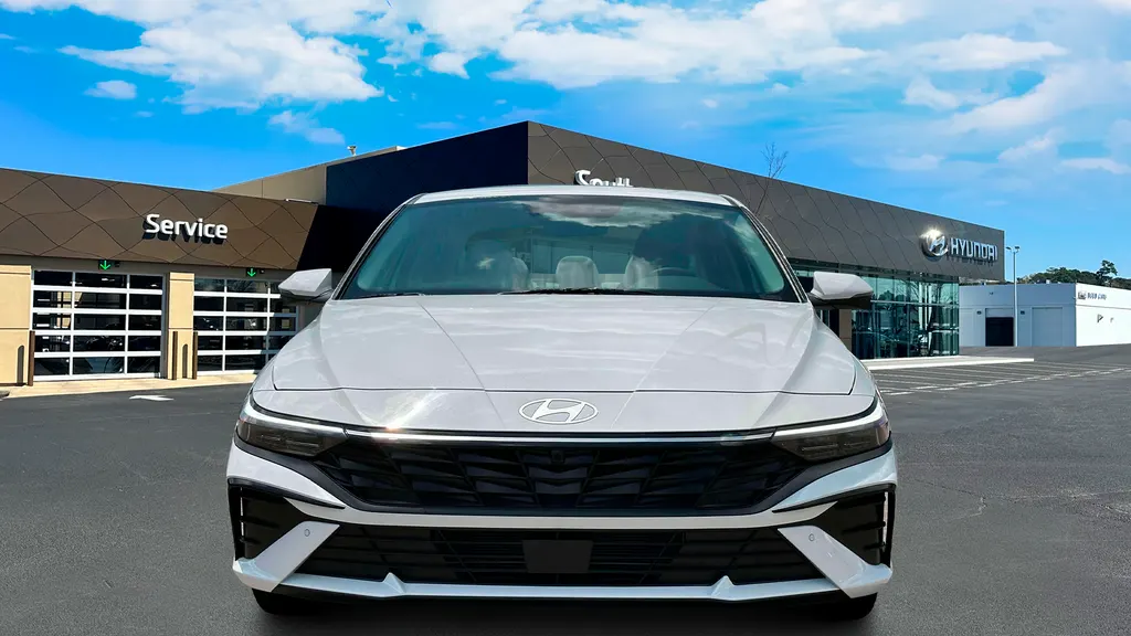 2025 Hyundai ELANTRA Limited