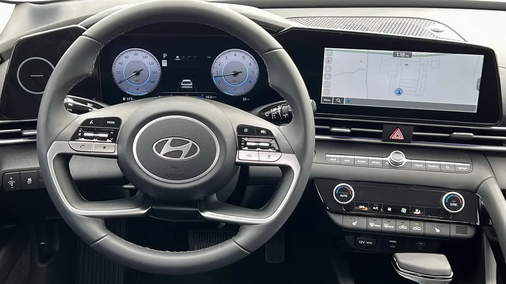 2025 Hyundai ELANTRA Limited