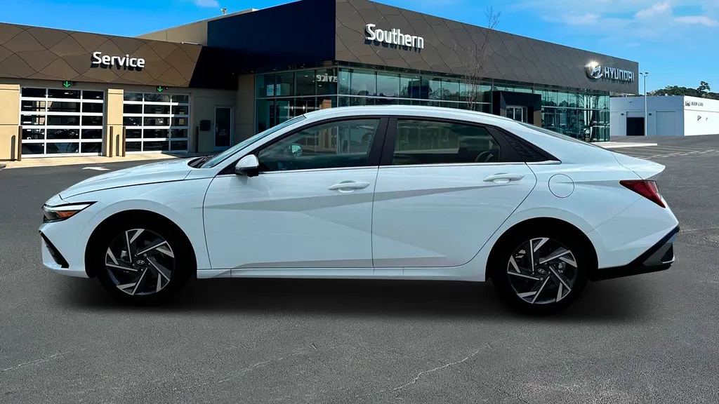 2025 Hyundai ELANTRA Limited