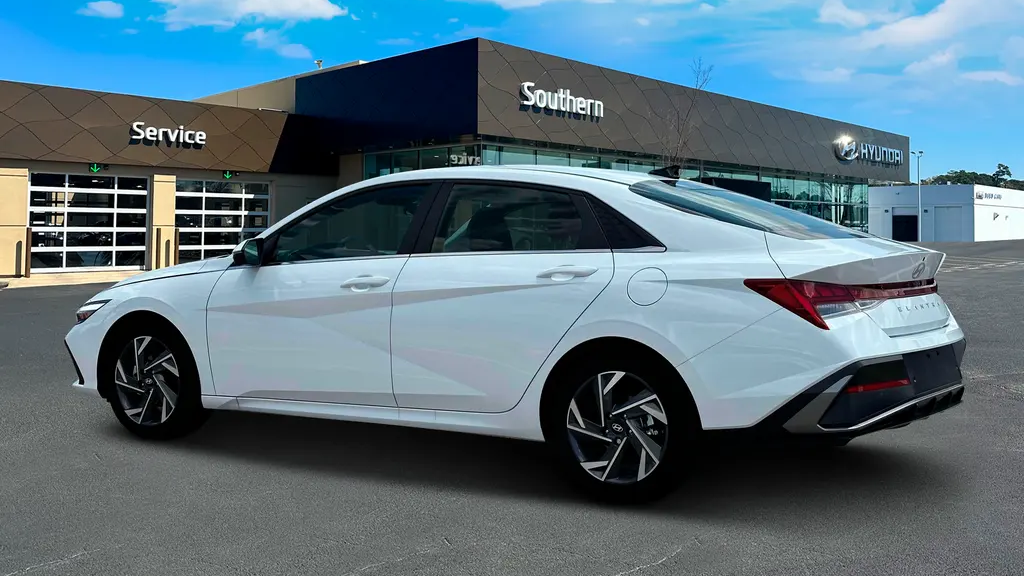 2025 Hyundai ELANTRA Limited