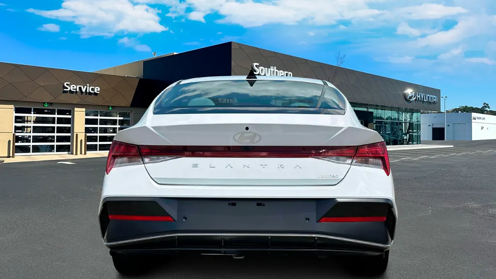 2025 Hyundai ELANTRA Limited