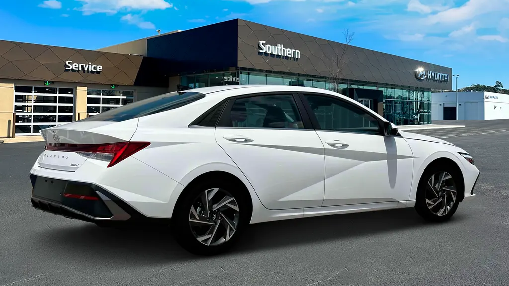 2025 Hyundai ELANTRA Limited
