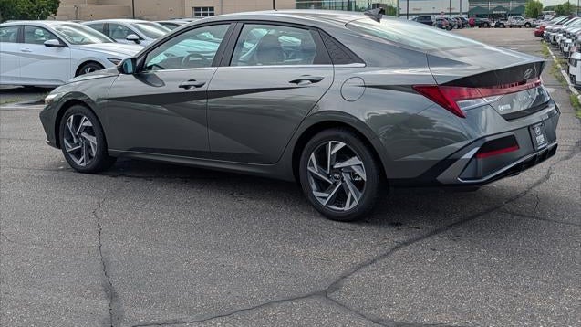 2025 Hyundai ELANTRA Limited