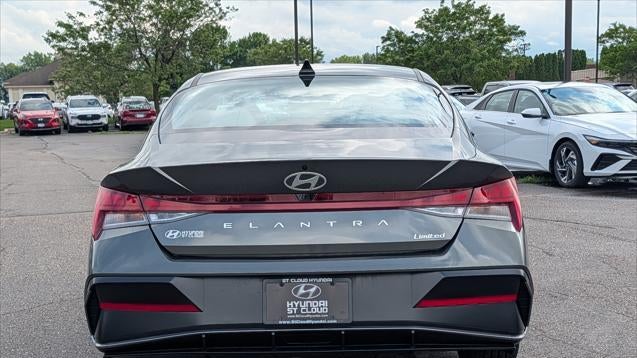 2025 Hyundai ELANTRA Limited