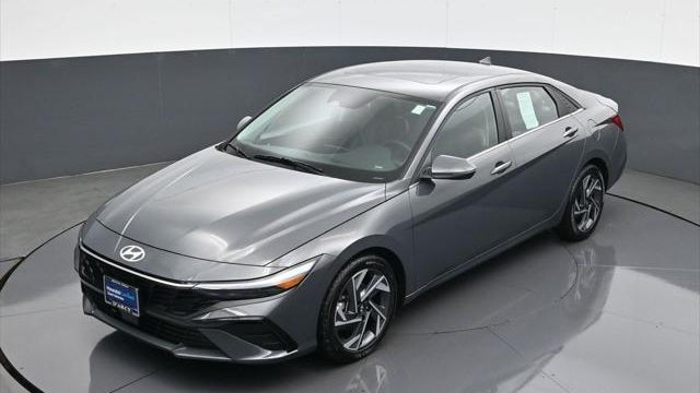 2025 Hyundai ELANTRA Limited