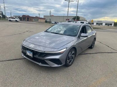 2025 Hyundai Elantra Limited 4DR Sedan