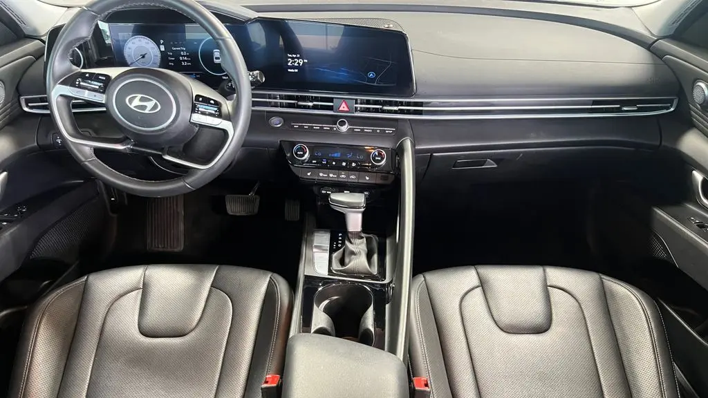 2025 Hyundai ELANTRA Limited