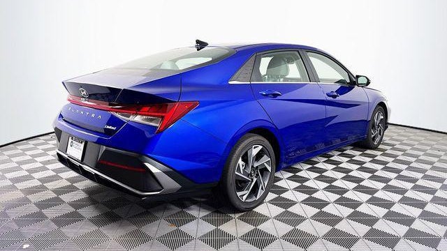 2026 Hyundai ELANTRA Limited